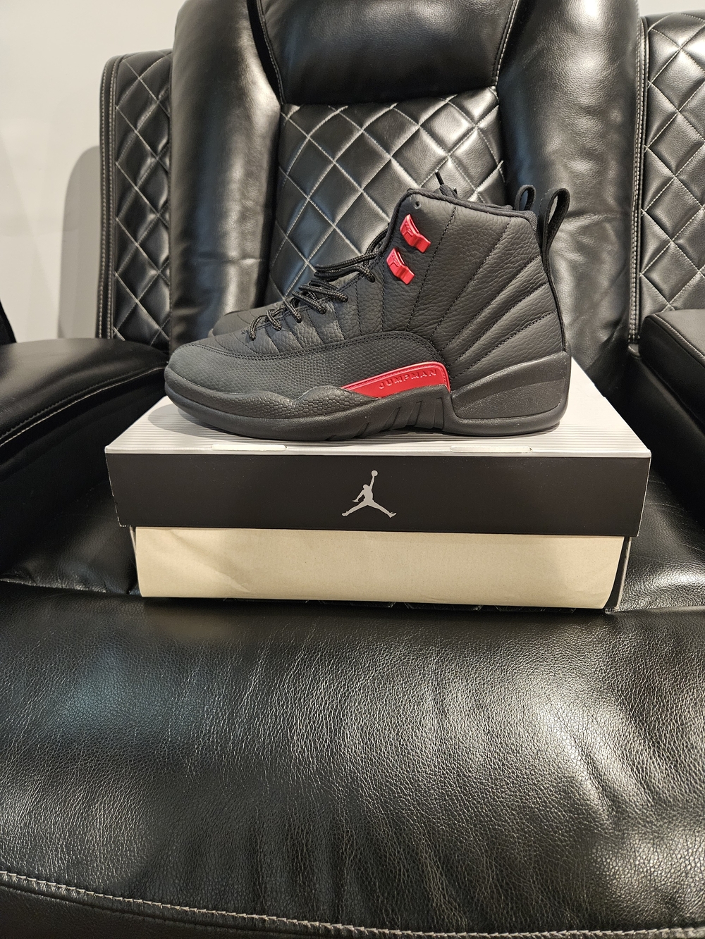 Jordan Retro High Top Sneakers - Black/Red
